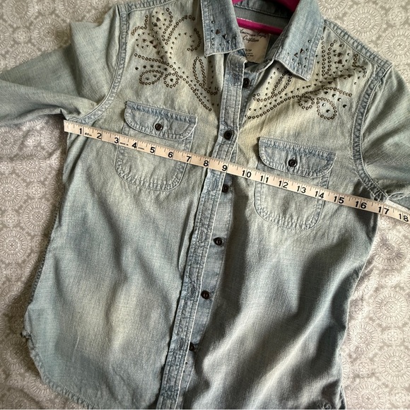 American Eagle Western Studded Chambray Shirt Size XS - Picture 8 of 9